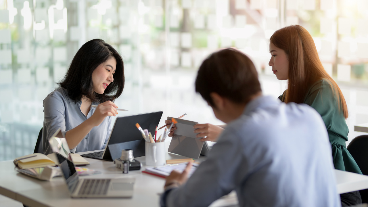 The Difference Between RON and a Hybrid Closing Explained